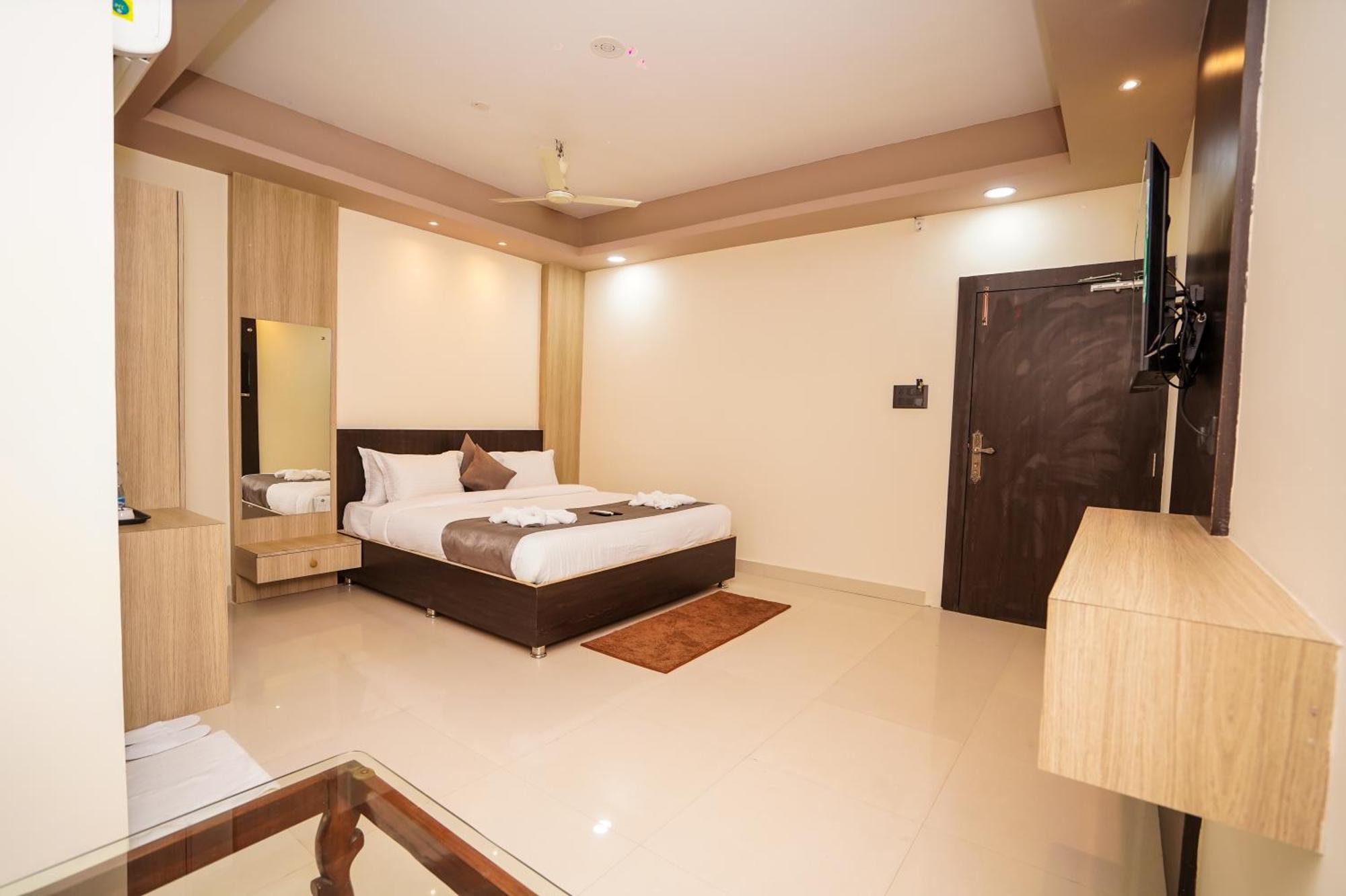 Hotel Middleton Nxt Бхубанешвар Екстериор снимка