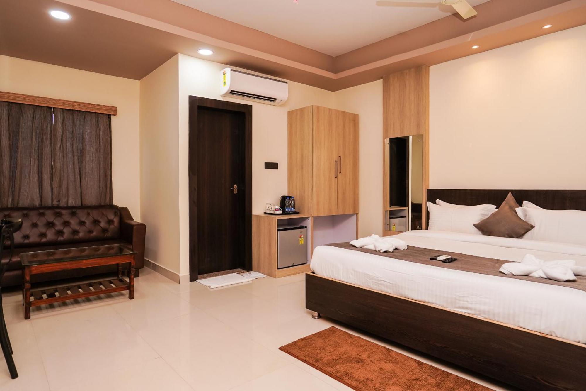 Hotel Middleton Nxt Бхубанешвар Екстериор снимка